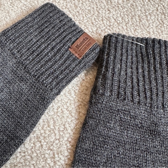 🆕 Roots grey merino-blend Touchscreen Gloves - Sm/Med - Picture 2 of 4